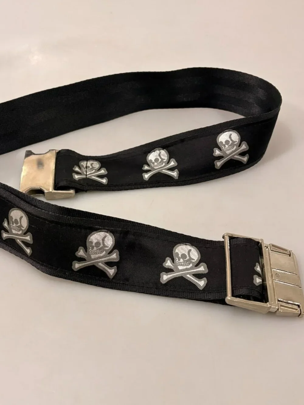 Black Fabric Silver Skull and Crossbones Seatbelt Style Adjustable Belt 2